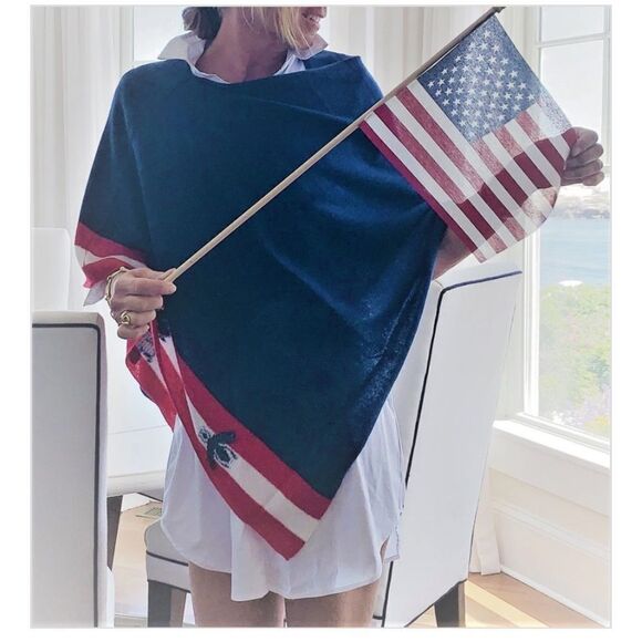 Pink Pineapple cashmere poncho/topper. Heathered loden green. O/S. - Picture 12 of 14